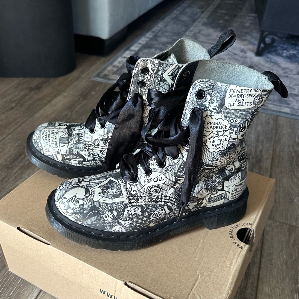 Dr.  Martens 6 US 37 EU Pascal Black White Wigan Party People Boots Graphic Rare